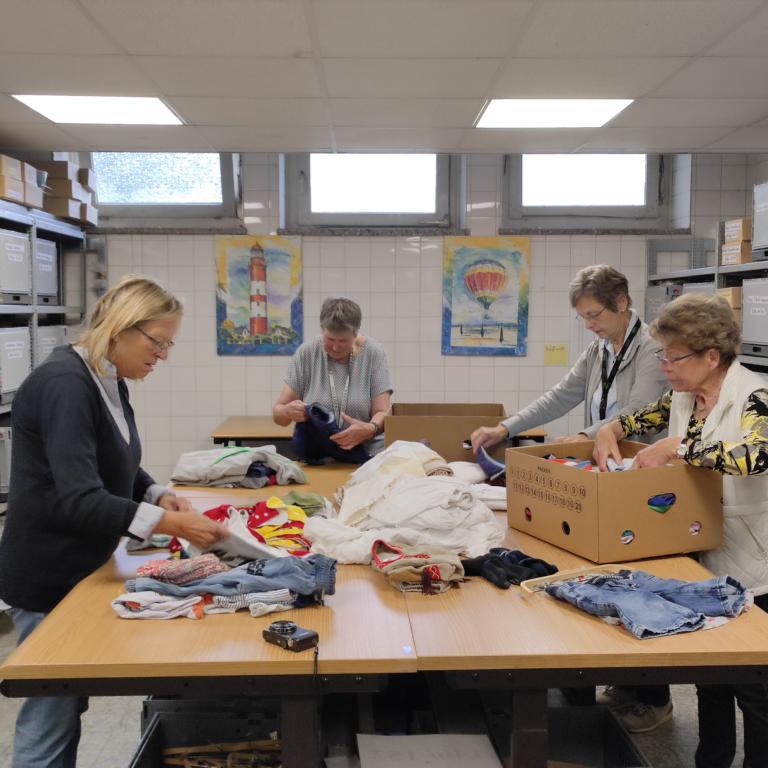 Hier werden Spenden sortiert 2